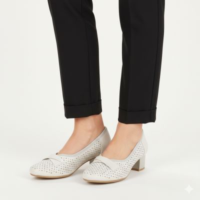 5. Czółenka damskie ażurowe beżowe Jezzi 233-12