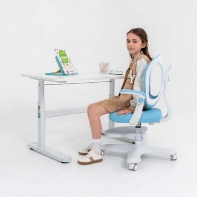 4. Fotel obrotowy Junior 4.6 Blue