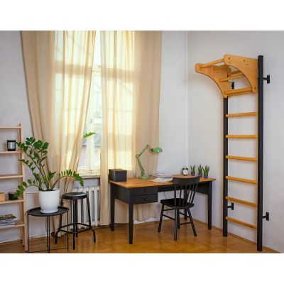 7. DRABINKA GIMNASTYCZNA DREWNIANO METALOWA NA 4 UCHWYTY Z DREWNIANYM DRĄŻKIEM BENCHK 211B