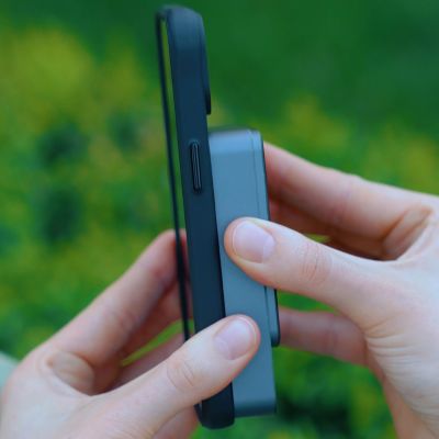 4. Etui 3mk Satin Armor MagCase z MagSafe na iPhone 15 - przezroczyste z czarną ramką