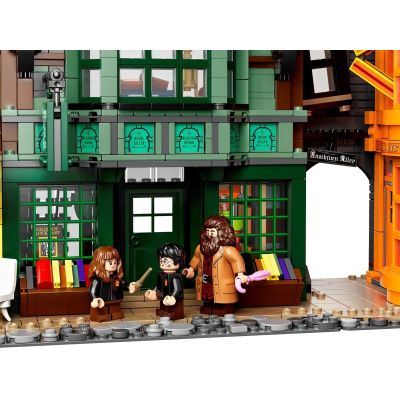 10. LEGO Harry Potter 75978 Ulica Pokątna