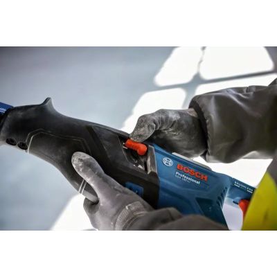 5. Bosch GSA 185-LI 2900 spm Czarny