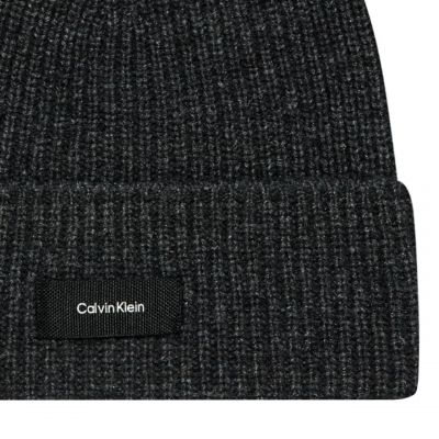 3. Czapka Calvin Klein Minimal Monogram K60K610372