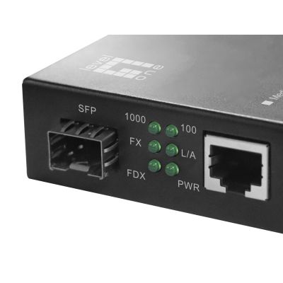 6. LevelOne GB Konwerter RJ45->SFP 1Gbps PoE PSE 30W