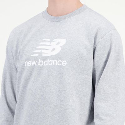 14. Bluza New Balance  ESSENTIALS STACKED LOGO FRENC AG M MT31538AG