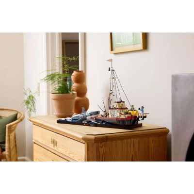 30. LEGO Ideas 21350 Szczęki
