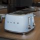 9. Toster SMEG model TSF03PBEU pastel blue