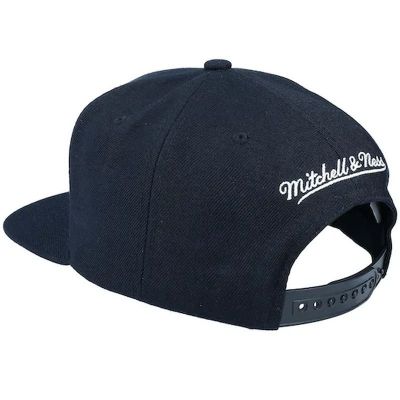 4. Czapka z daszkiem Mitchell & Ness NBA Miami Heat Top Spot Snapback Hwc Heat HHSS2976-MHEYYPPPBLCK