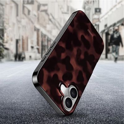 8. Etui Tech-Protect Lamano MagSafe na iPhone 16 - czarno-czerwone