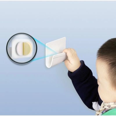 4. Ugreen uchwyt ścienny podstawka na smartfona do ładowania biały (30394)