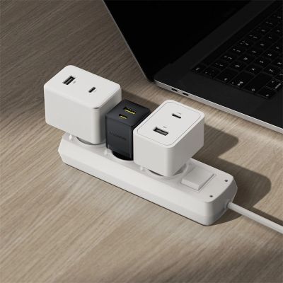8. Ładowarka sieciowa Baseus Palm 30W USB-C USB-A - czarna