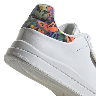 11. Buty adidas Court Silk W GZ9687