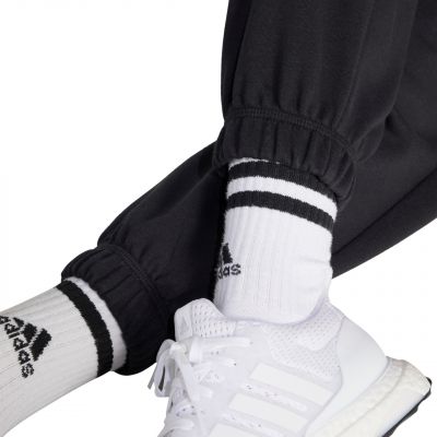6. Spodnie adidas Essentials Linear French Terry Cuffed W JC5948