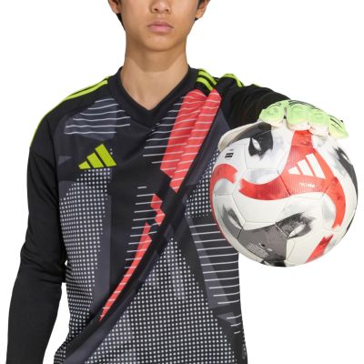 11. Rękawice bramkarskie adidas Predator Training M JN5356