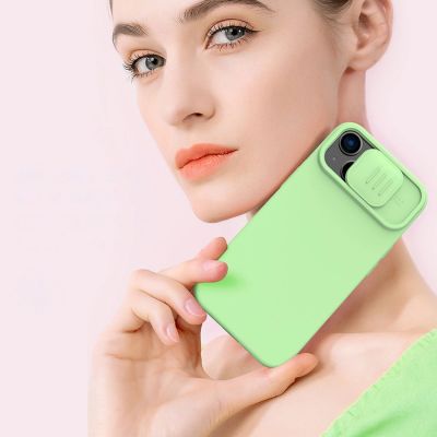 11. Nillkin CamShield Silky Silicone Case etui iPhone 14 Plus pokrowiec z osłoną na aparat niebieski