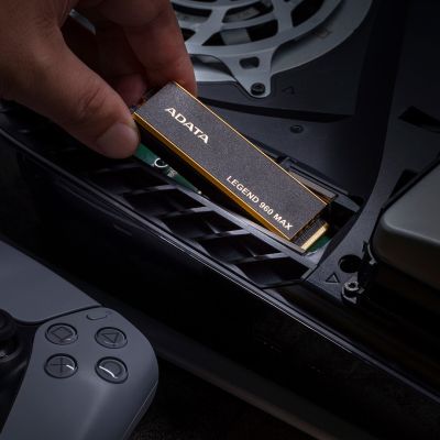 11. Dysk SSD ADATA Legend 960 MAX 4TB M.2 2280 PCI-E x4 Gen4 NVMe