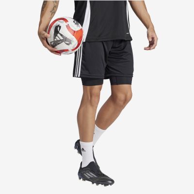 3. Spodenki adidas TechFit M JP1477