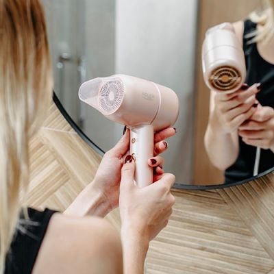 10. Suszarka do włosów ADLER AD 2279p różowa