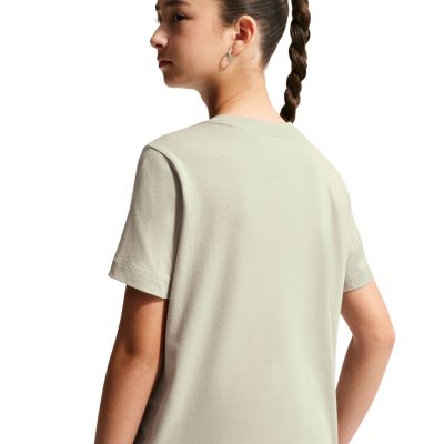 5. Koszulka dla dzieci Nike Sportswear zielona FZ5177 304