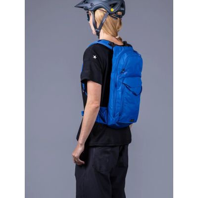 2. Plecak rowerowy EVOC Stage 6 royal blue