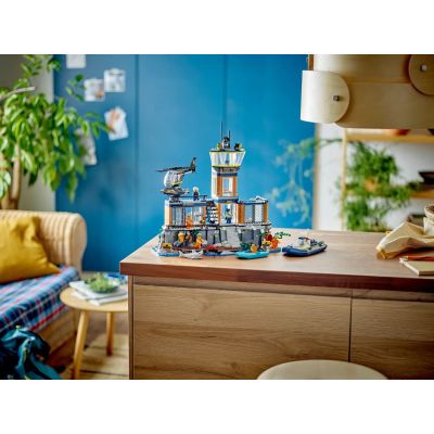 11. LEGO City 60419 Policja z Więziennej Wyspy