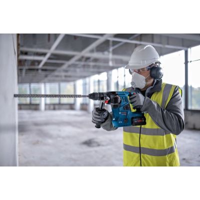 3. Bosch GBH 18V-28 CF PROFESSIONAL SDS Plus