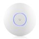 45. Access Point Wi-Fi 7 Ubiquiti UniFi U7 Pro Max 2.4GHz(2x2)/5GHz(4x4)/6GHz(2x2) PoE+ 1x2,5G