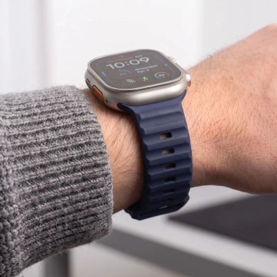 7. Pasek Tech-Protect Silicone Line na Apple Watch 44 / 45 / 46 / 49 mm - granatowy