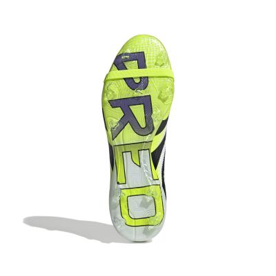 4. Buty piłkarskie adidas Predator Pro FT FG M JS4071