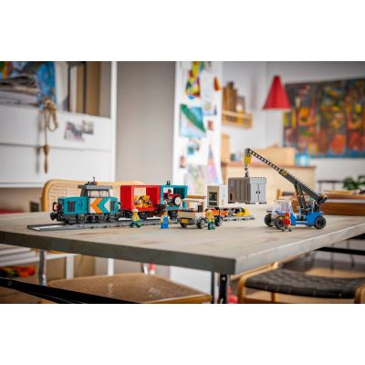 12. LEGO City 60509 - Portowy pociąg towarowy, dźwig i ciężarówka
