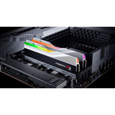 7. G.SKILL 32GB zestaw DDR5 5600 CL28 Trident Z5 RGB srebrny