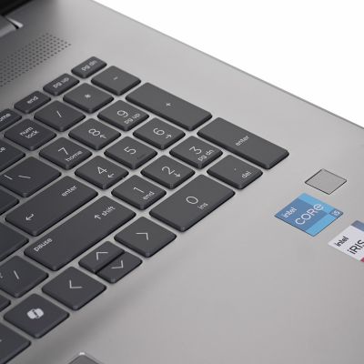 6. HP 17-CN3068CL i5 1334U 17.3" FHD AG 8GB SSD512 BT BLKB FPR Win11 Silver (REPACK) 2Y