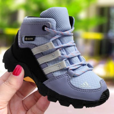 11. Buty sportowe dziecięce adidas Terrex Mid GTX sneakersy fioletowe (FZ6053)