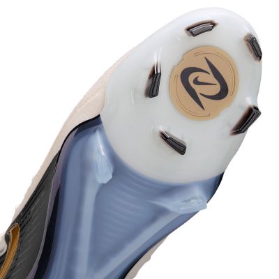 5. Buty piłkarskie Nike Phantom Luna II Elite M FJ2572-100