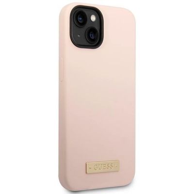 4. Etui Guess Silicone Logo Plate MagSafe na iPhone 13 / 14 / 15 - różowe