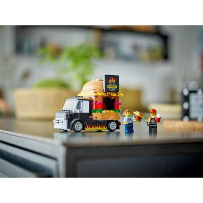 9. LEGO City 60404 Ciężarówka z burgerami