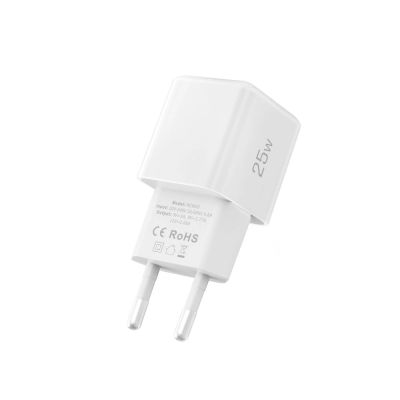 4. Ładowarka sieciowa Tech-Protect NCM25 USB-C PD 25W - biała
