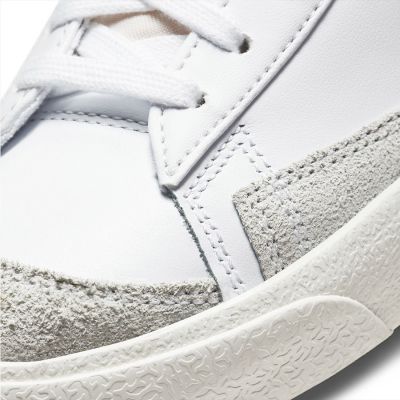 6. Buty Nike Blazer Mid '77 W CZ1055 100