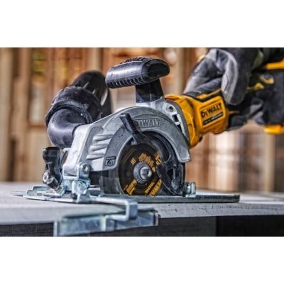 12. DeWALT DCS691N-XJ przenośna pilarka tarczowa 11,5 cm Czarny, Żółty 4500 RPM 800 W