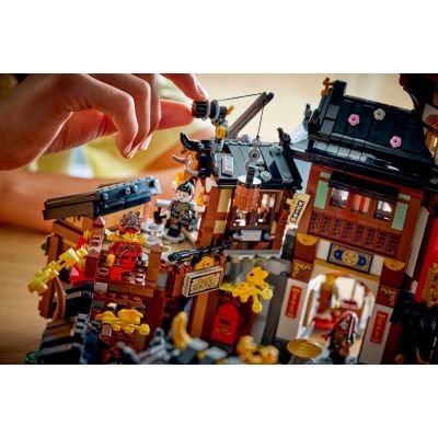 19. LEGO 71861 Ninjago - Stare miasto - 15-lecie