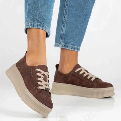 8. Skórzane sneakersy damskie na platformie brązowe Filippo DP7982