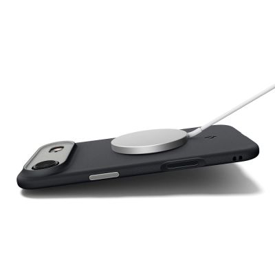 11. Etui Spigen Nano Pop MagSafe na iPhone 17 Air - czarne