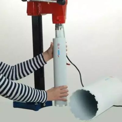 2. DEDRA DED7622 wiertło 700 RPM 23,8 kg Czerwony