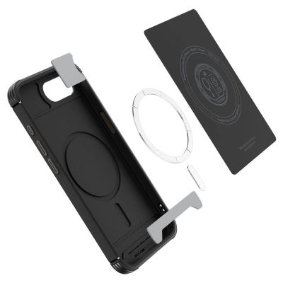 8. Etui Spigen Core Armor MagSafe na iPhone 16e / 17e- czarne