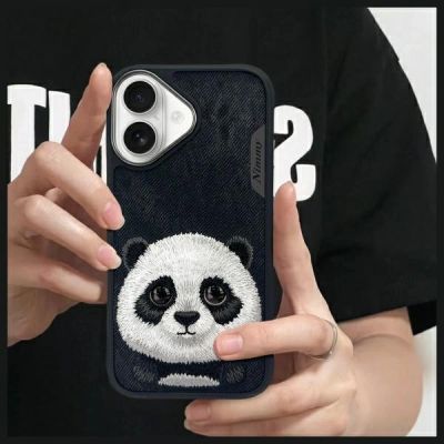 11. Etui Nimmy Big Eyed Pet 2.0 Panda na iPhone 16 - czarne