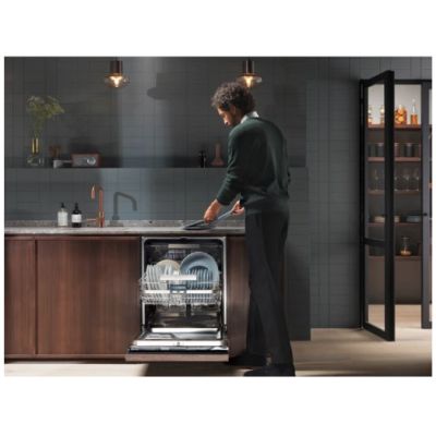 2. Zmywarka do zabudowy ELECTROLUX EEC67310L ComfortLift 60 cm automatycznie otwieranie drzwi szuflada na sztućce