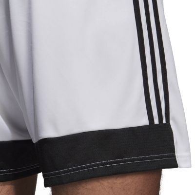 4. Spodenki adidas Tastigo 19 Shorts M DP3247