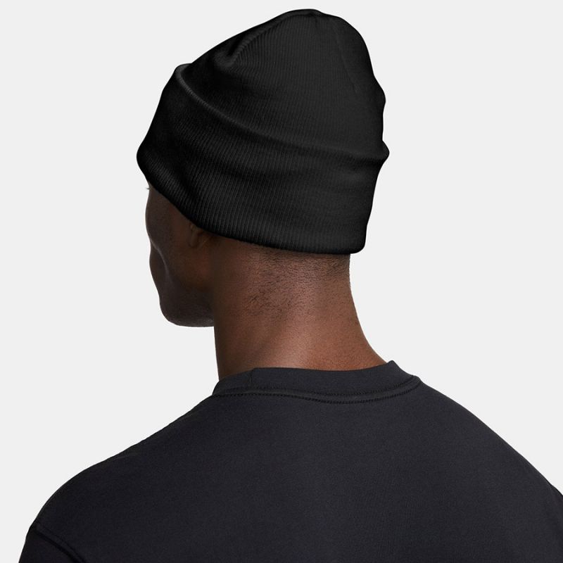 2. Czapka Nike Peak HF0187-010