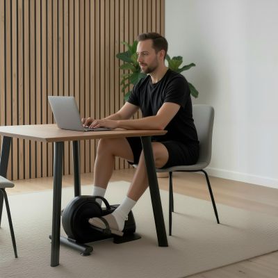 27. VIRTUFIT ELEKTRYCZNY ROWER STACJONARNY MB450 - TRENAŻER MOBILNOŚCI