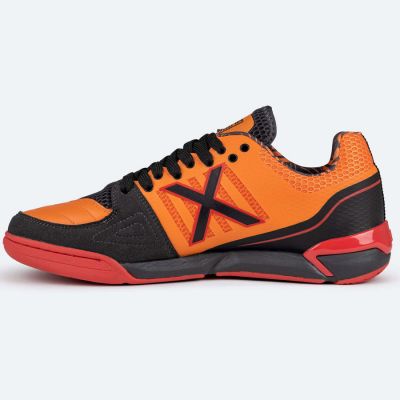2. Buty piłkarskie Munich Prisma 37 IN M 3116037
